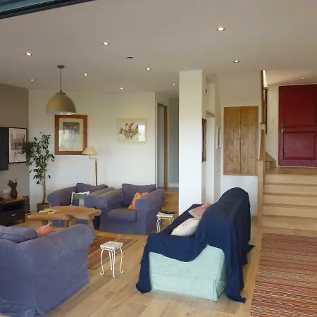 Kilima Juu Bed & Breakfast Treziers